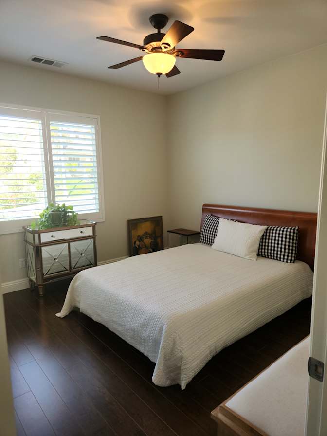 MonicaLee's room