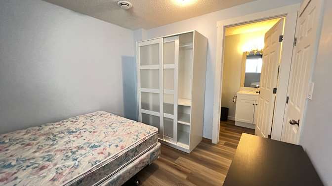 Meng Qiong Huang's room