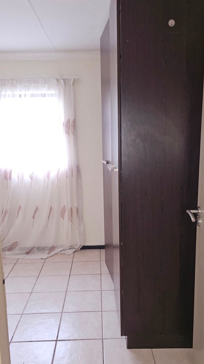 Jae's room