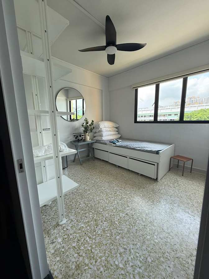 Luetphong Foong's room
