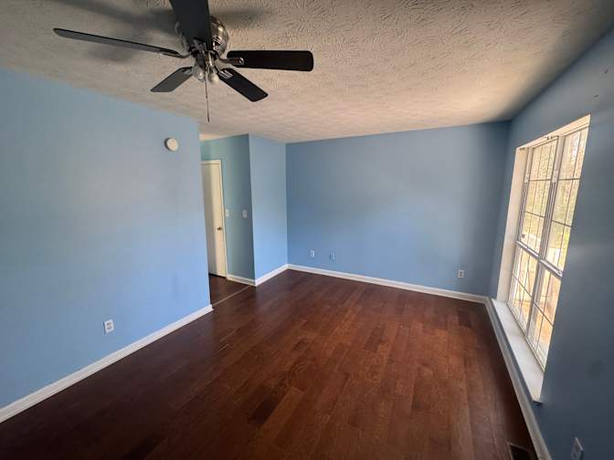 Alcove Rooms's room