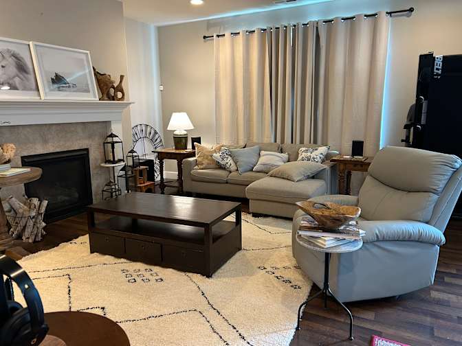 South Hill Home's room