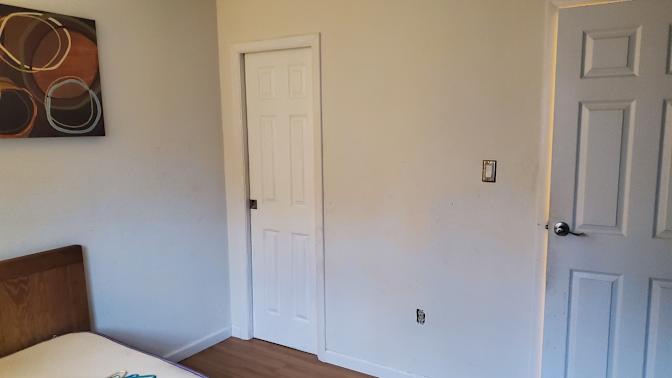Enrique's room
