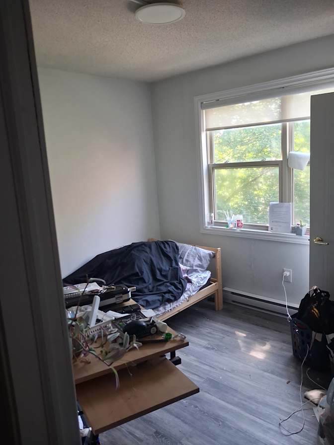 Constance (aka Chelsy)'s room