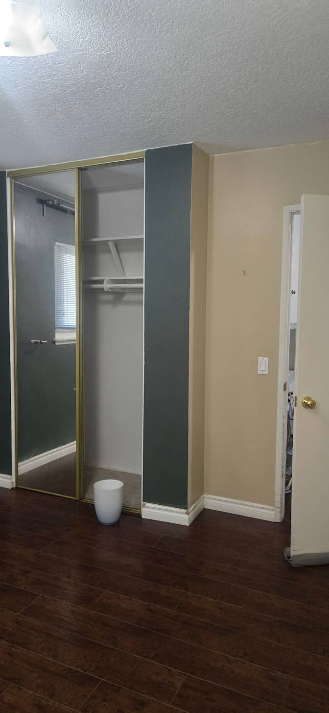 Jes's room