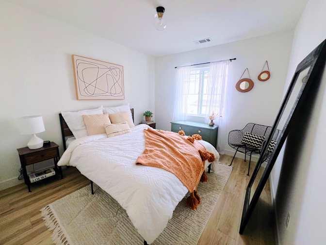 Jen's room