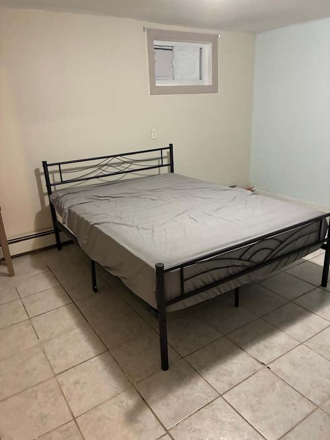 Ken's room