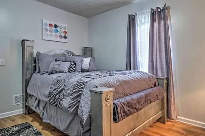 Alcove Rooms's room