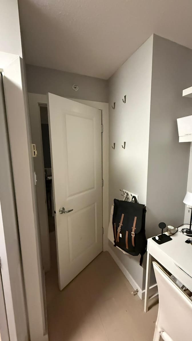 Reza's room