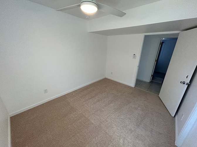 Alcove Rooms's room