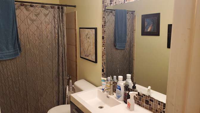 Enrique's room