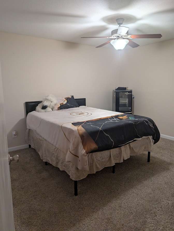 Laura Spencer's room
