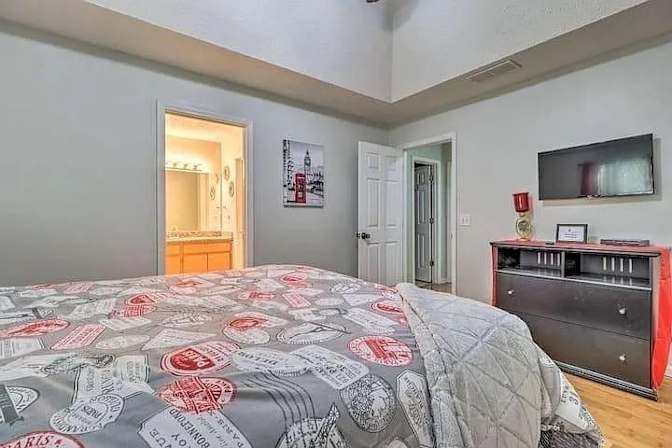 Alcove Rooms's room