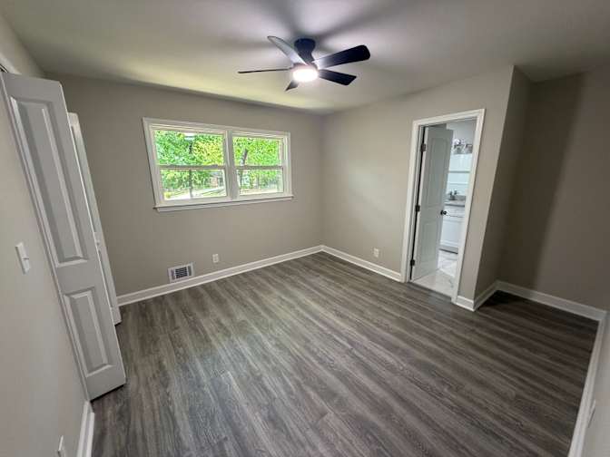 Alcove Rooms's room