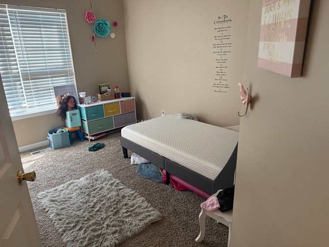 Alcove Rooms's room
