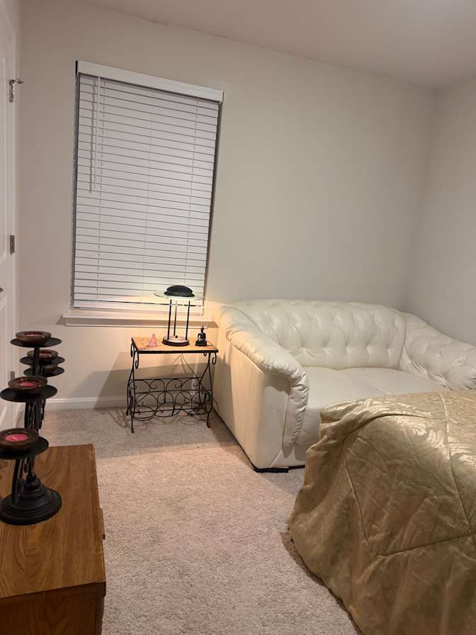 Mona's room