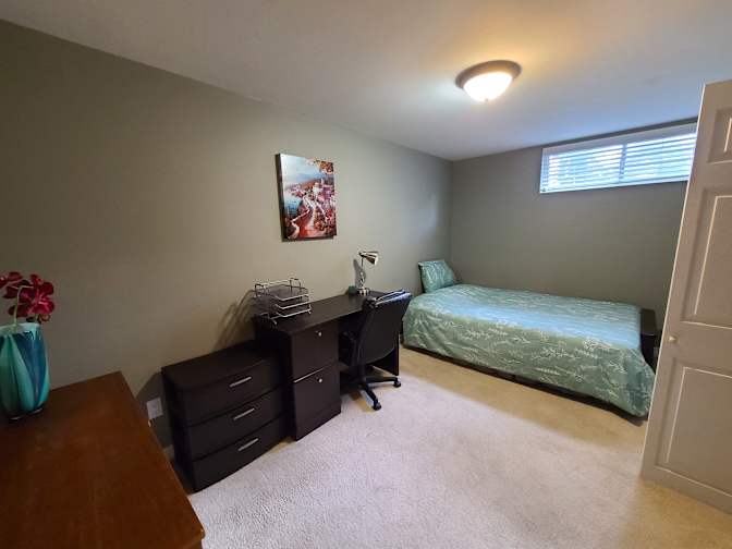 Aishe's room