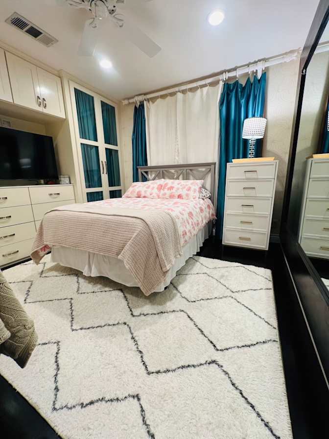 Yvette's room