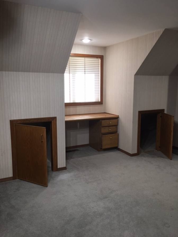 REDMOND HOUSE's room