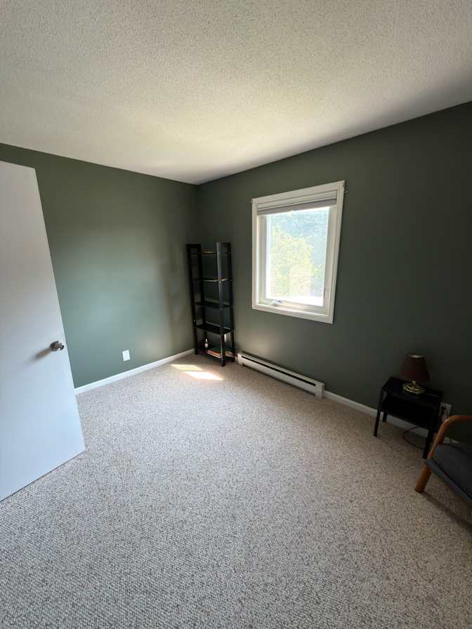 Eren's room