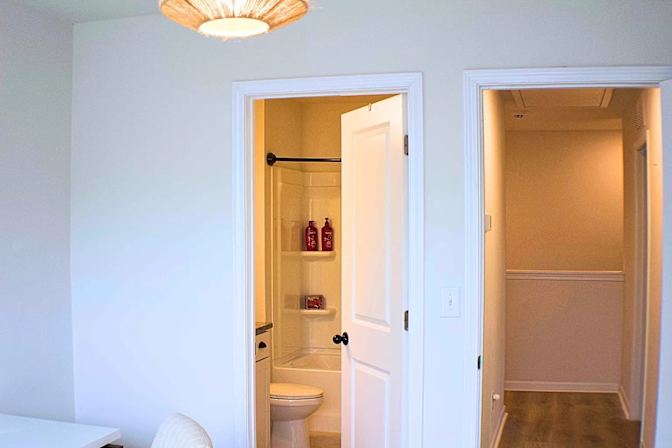 Alcove Rooms's room