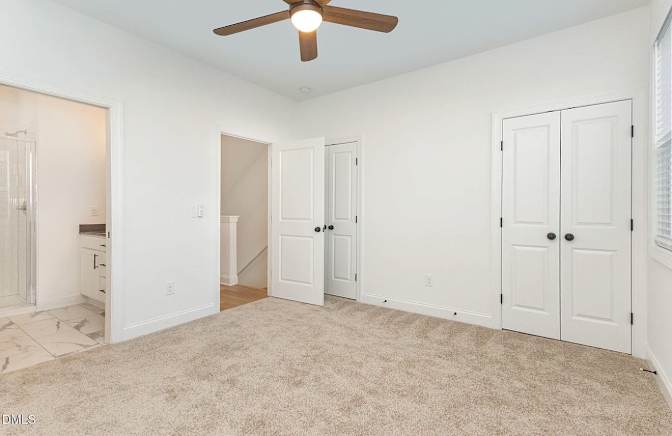 Alcove Rooms's room