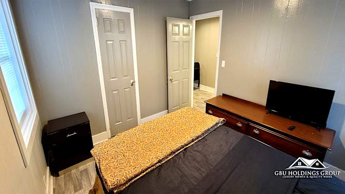 GBU Holdings Group's room