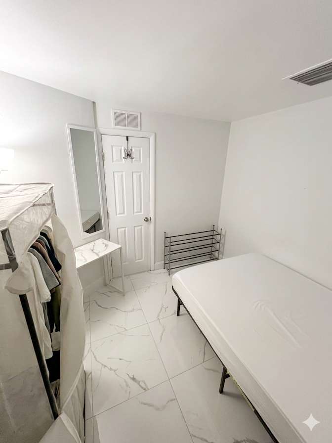 Denis's room
