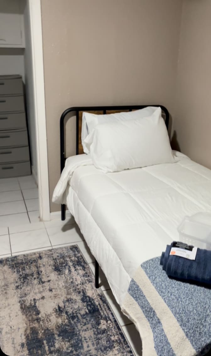 Roxanne's room