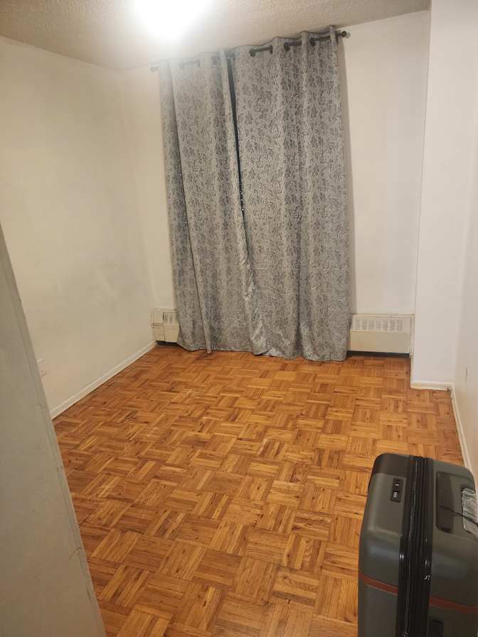 Liz's room