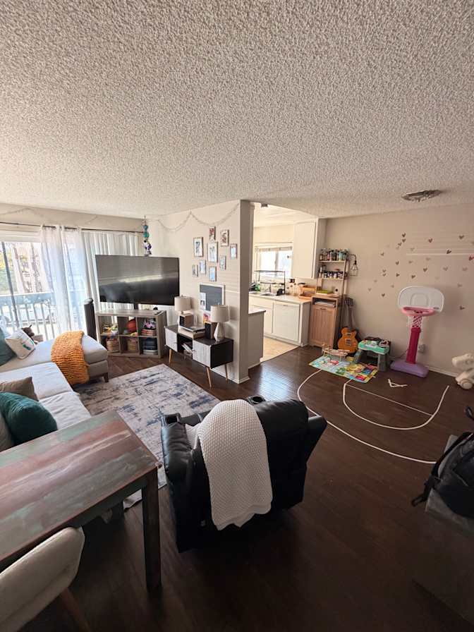 Dustin's room