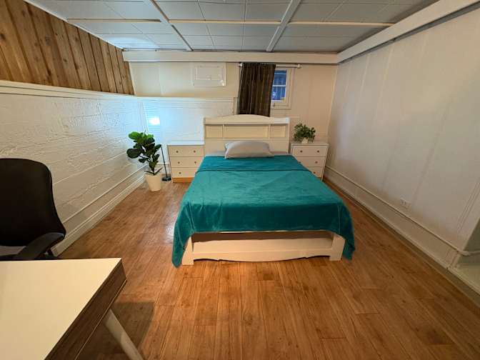 Hans's room
