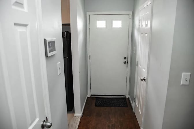 Alcove Rooms's room