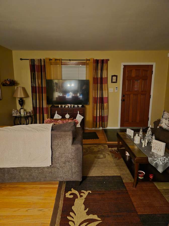 Brenda Sue Mcelhiney's room