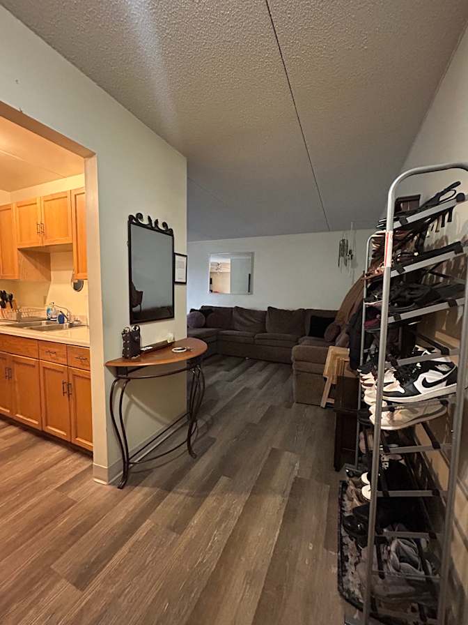 Mercedes's room