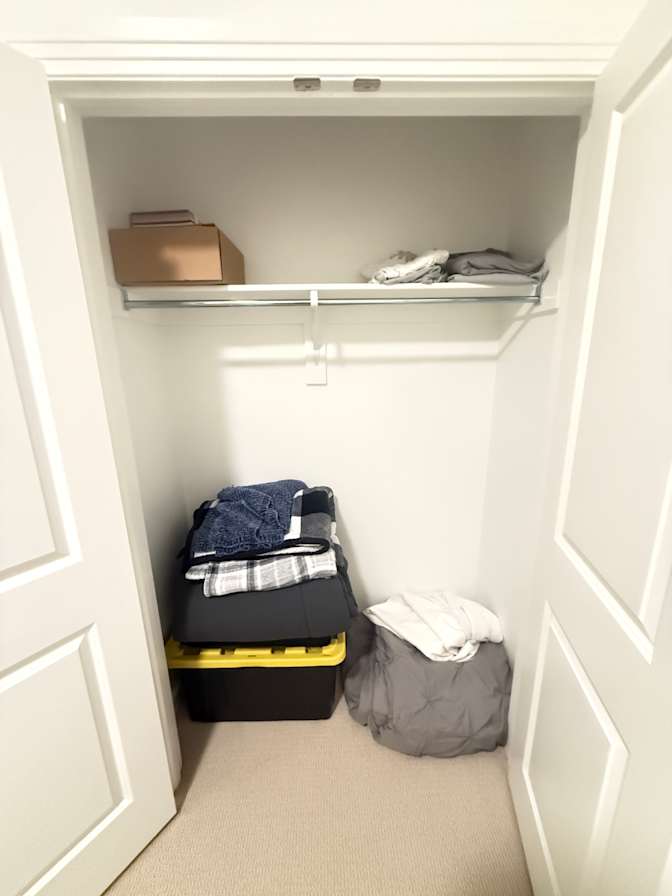 Luis's room