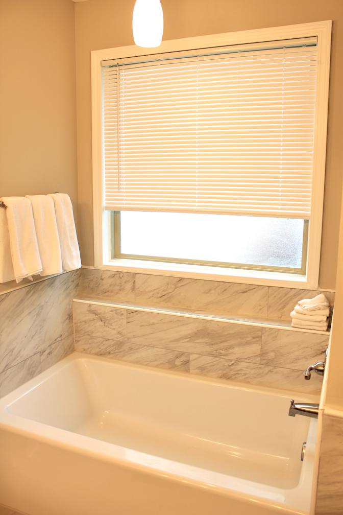Alcove Rooms's room