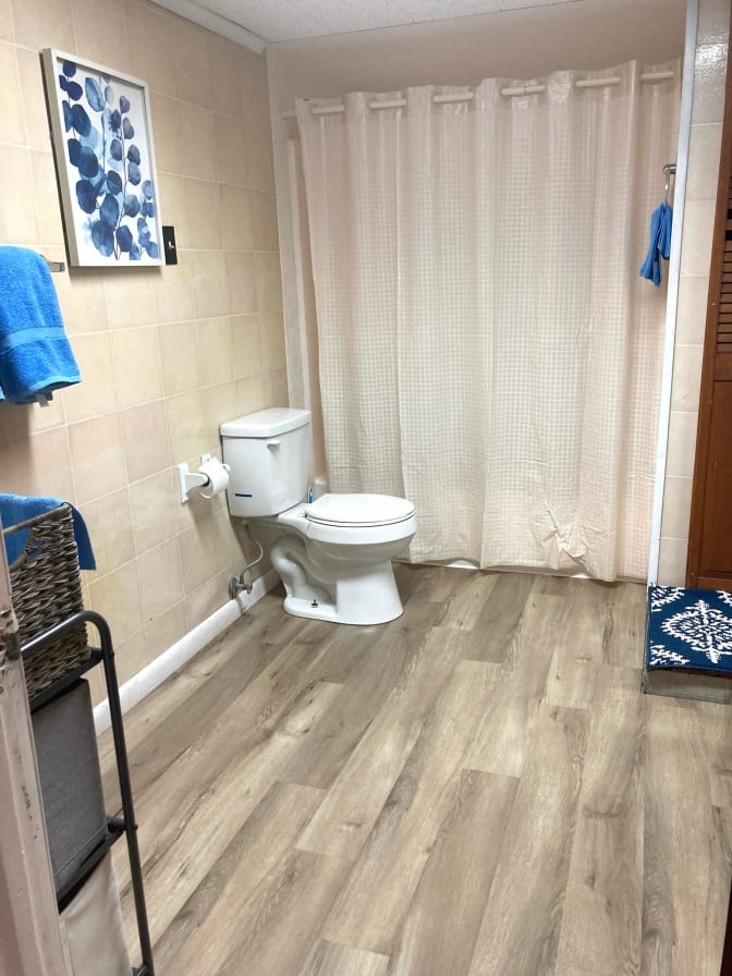 Andrew C Considine's room
