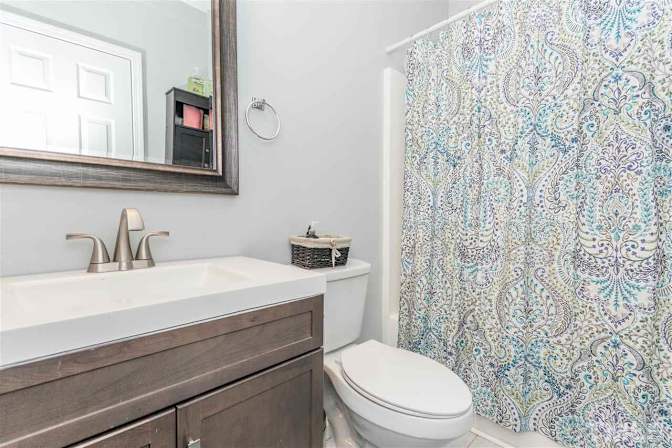 Alcove Rooms's room