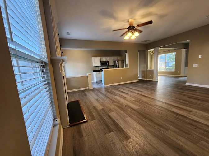 Alcove Rooms's room