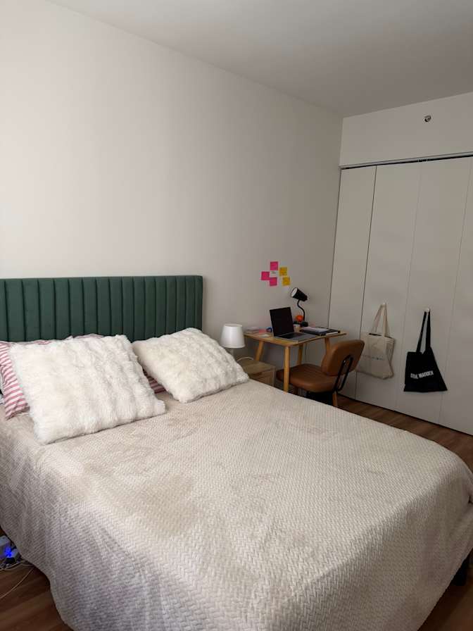 Eva's room