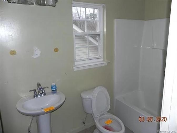 Alcove Rooms's room