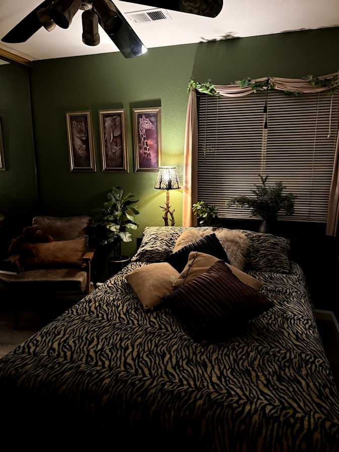 First month Rent Promo's room