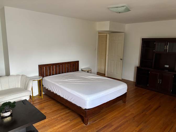 Olumide's room