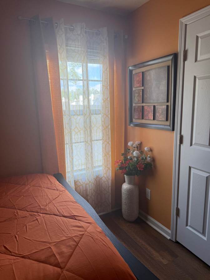 Millies Rental's room