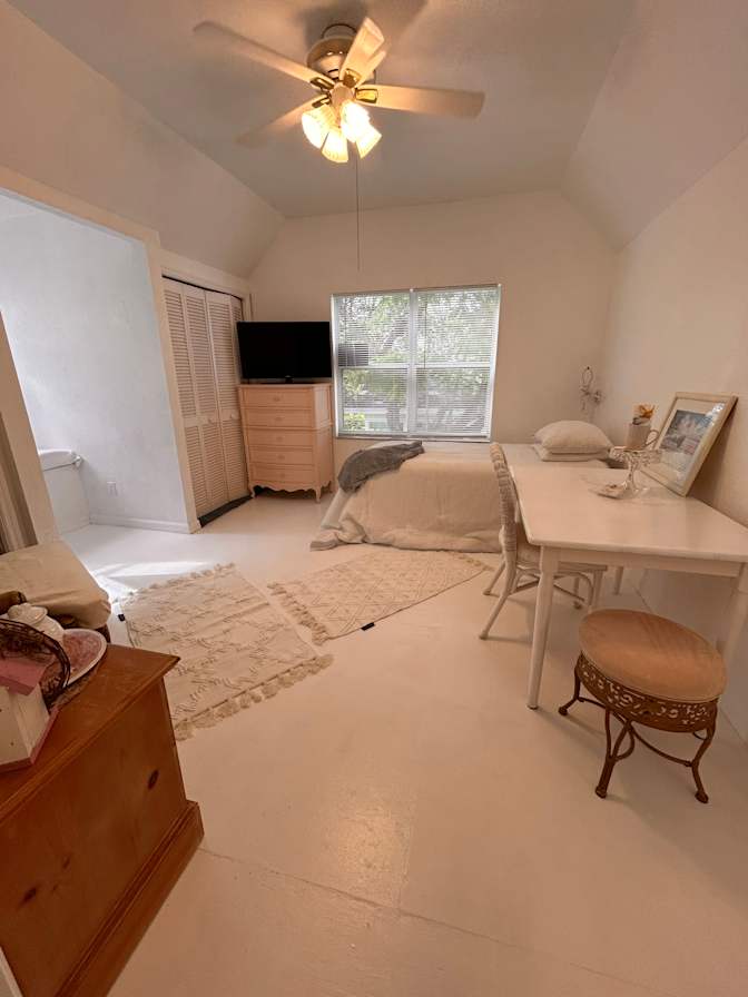 Mi's room