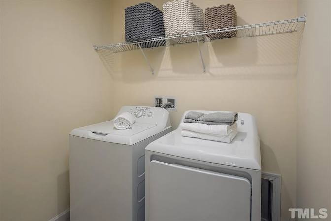 Alcove Rooms's room