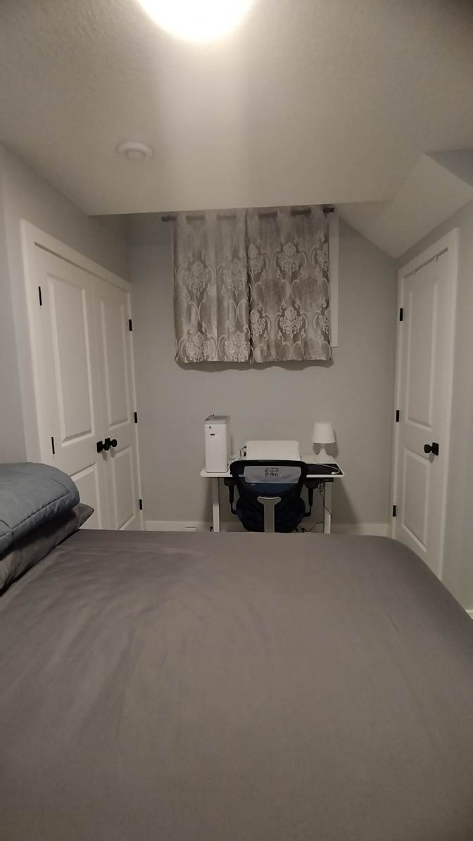 Meng Qiong Huang's room