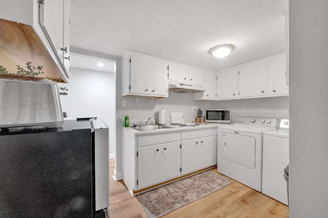 lifedoorrentals's room
