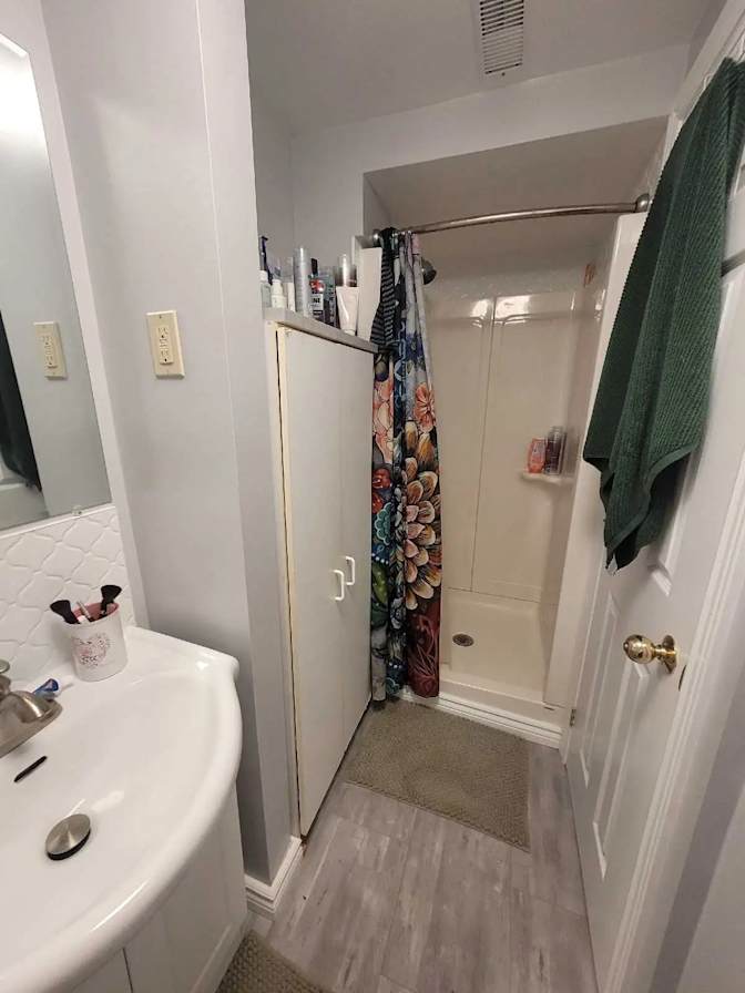 Thomas's room